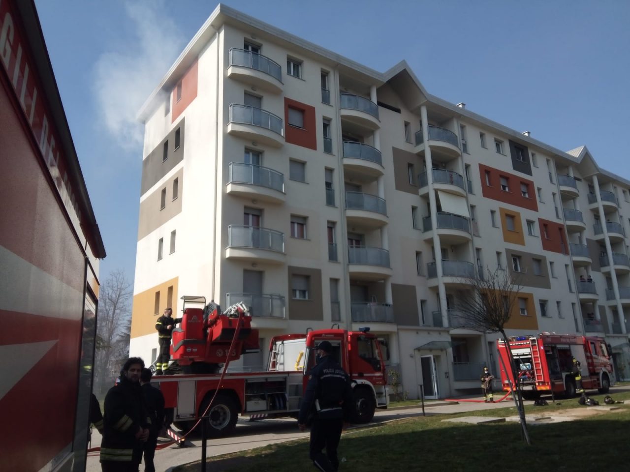 Incendio doloso in un appartamento: ad appiccare il rogo la proprietaria di casa