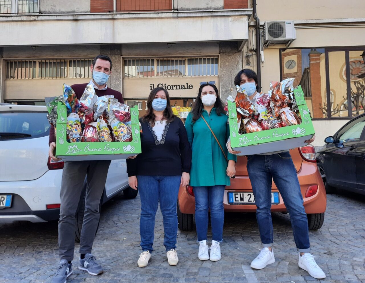 Pasqua solidale: la Lega dona uova di cioccolato alla Caritas
