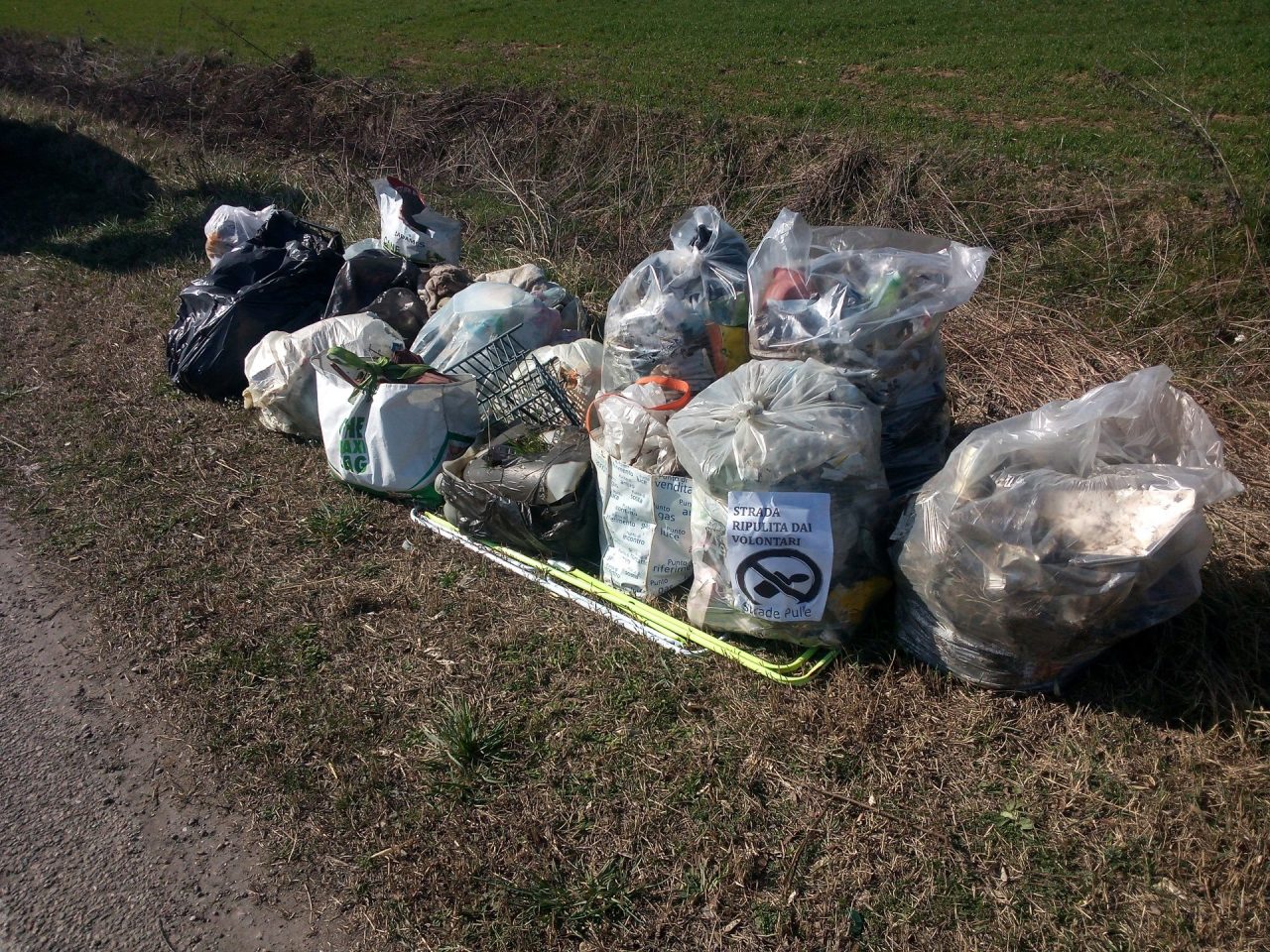 Strade pulite, raccolti 1.200 sacchi di rifiuti sulla Provinciale 109