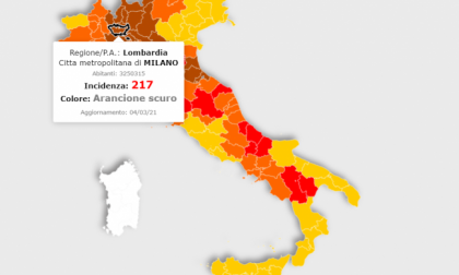 Da oggi arancione rinforzato, banchi vuoti e scuole chiuse. Signorelli: “Le varianti colpiscono forte anche i giovani”