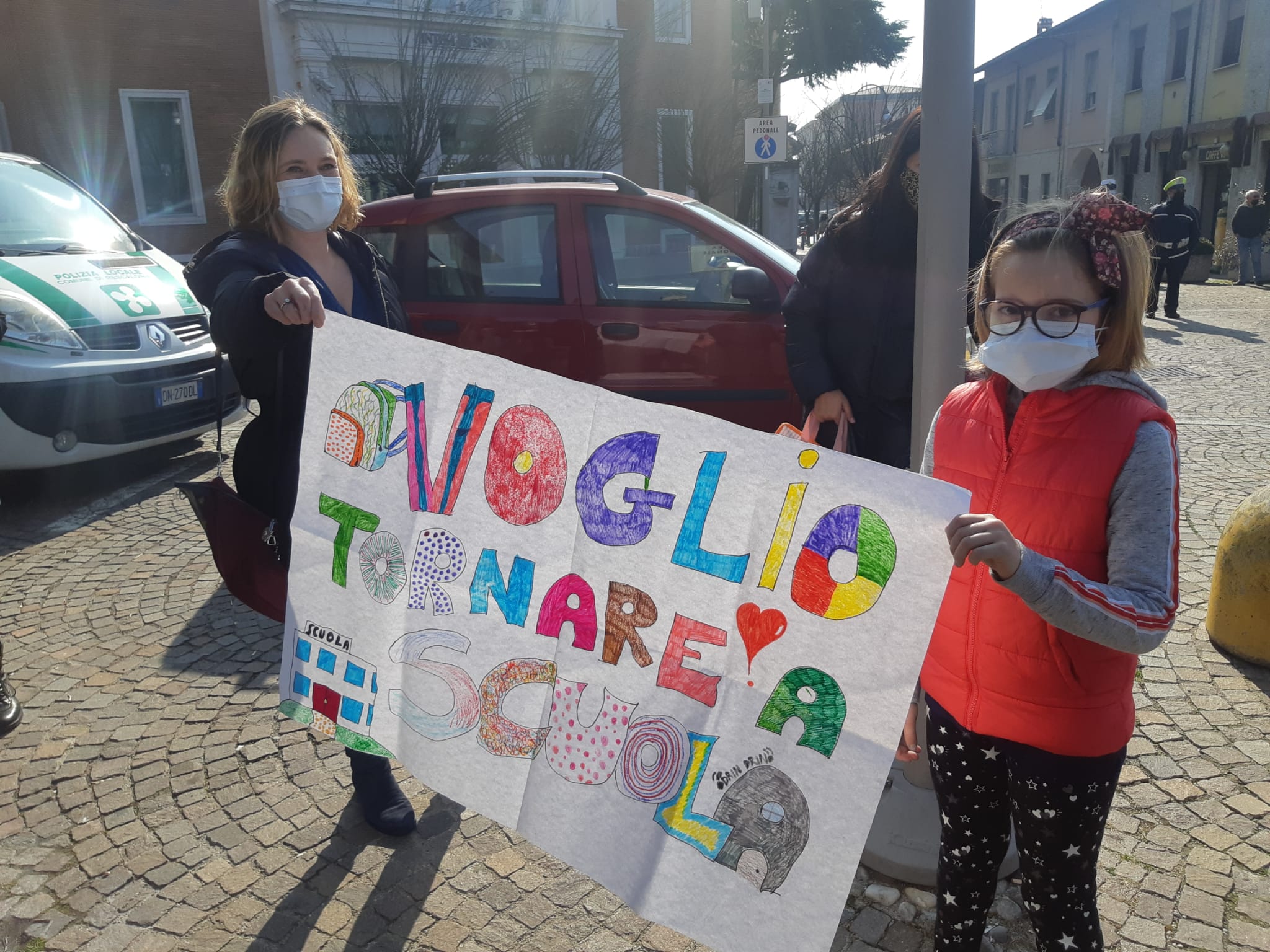 protesta genitori scuola Rescaldina