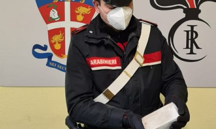 Si tuffa nel Lambro per sfuggire ai Carabinieri: arrestato con mezzo chilo di eroina