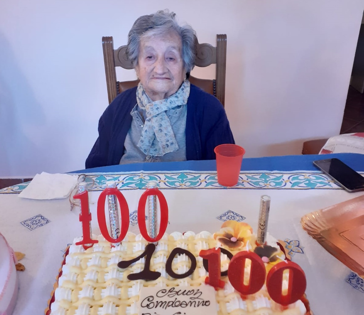 Cento candeline per Giovanna Vita
