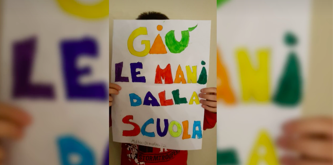 “Giù le mani dalla scuola”, il grido di aiuto di una mamma che fa da portavoce