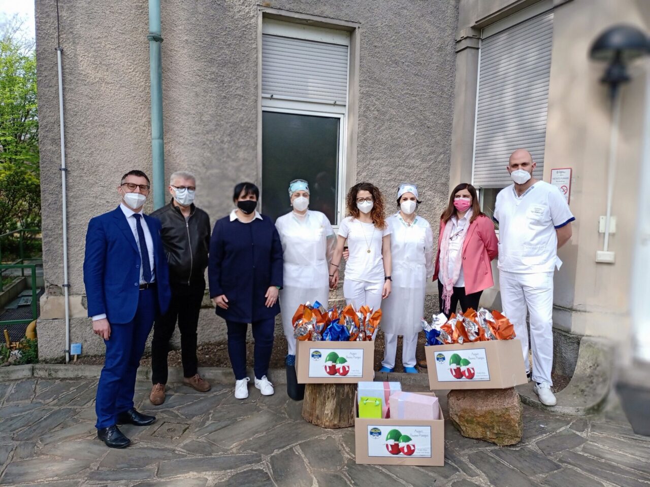 Uova di Pasqua ai ragazzi della Sequoia: i dolci auguri del circolo Borsani