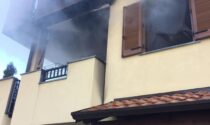 Le foto dell'appartamento in fiamme a Castano