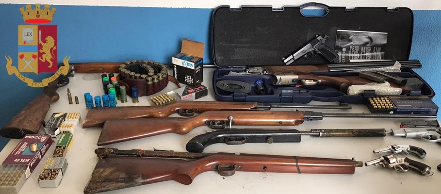 Arsenale di armi clandestine: la Polizia di Stato arresta incensurato di 61 anni