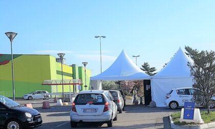 Tamponi rapidi nel parcheggio del Centro commerciale di Nerviano