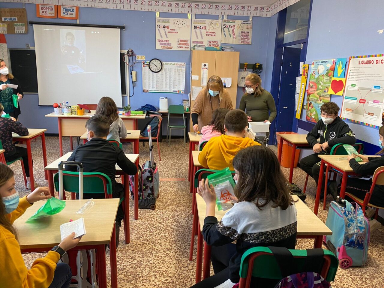 Gli esiti dei tamponi salivari nelle scuole: è positivo l’1%