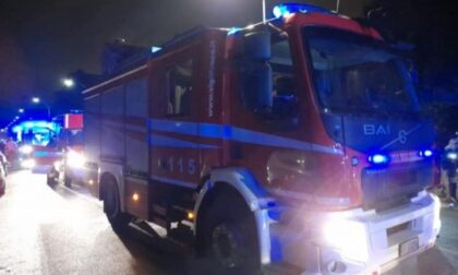 Fiamme nei boschi lungo le sponde del Ticino