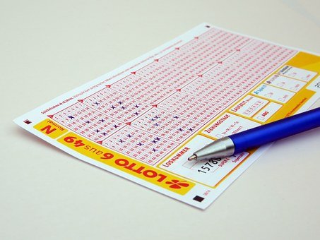 Gioca 6 euro su una quaterna e vince 249.500 euro