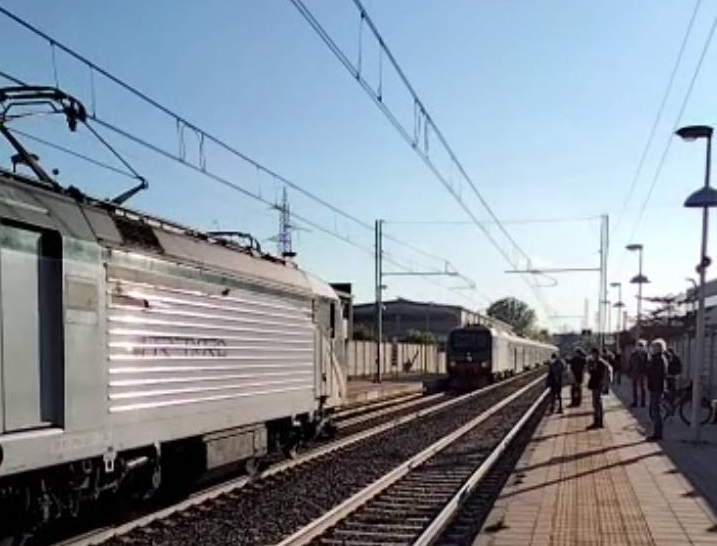 Treno guasto a Cesano: ritardi e soppressioni su Milano-Mortara e S9