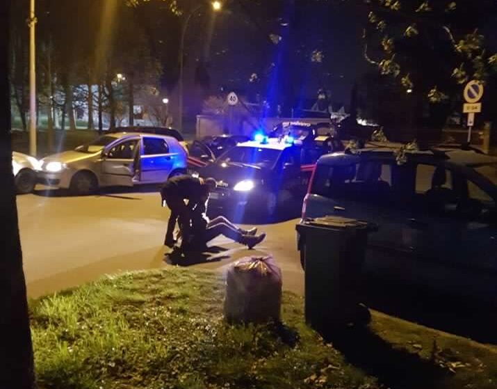 Arrestati dopo un inseguimento: salgono a cinque i colpi contestati