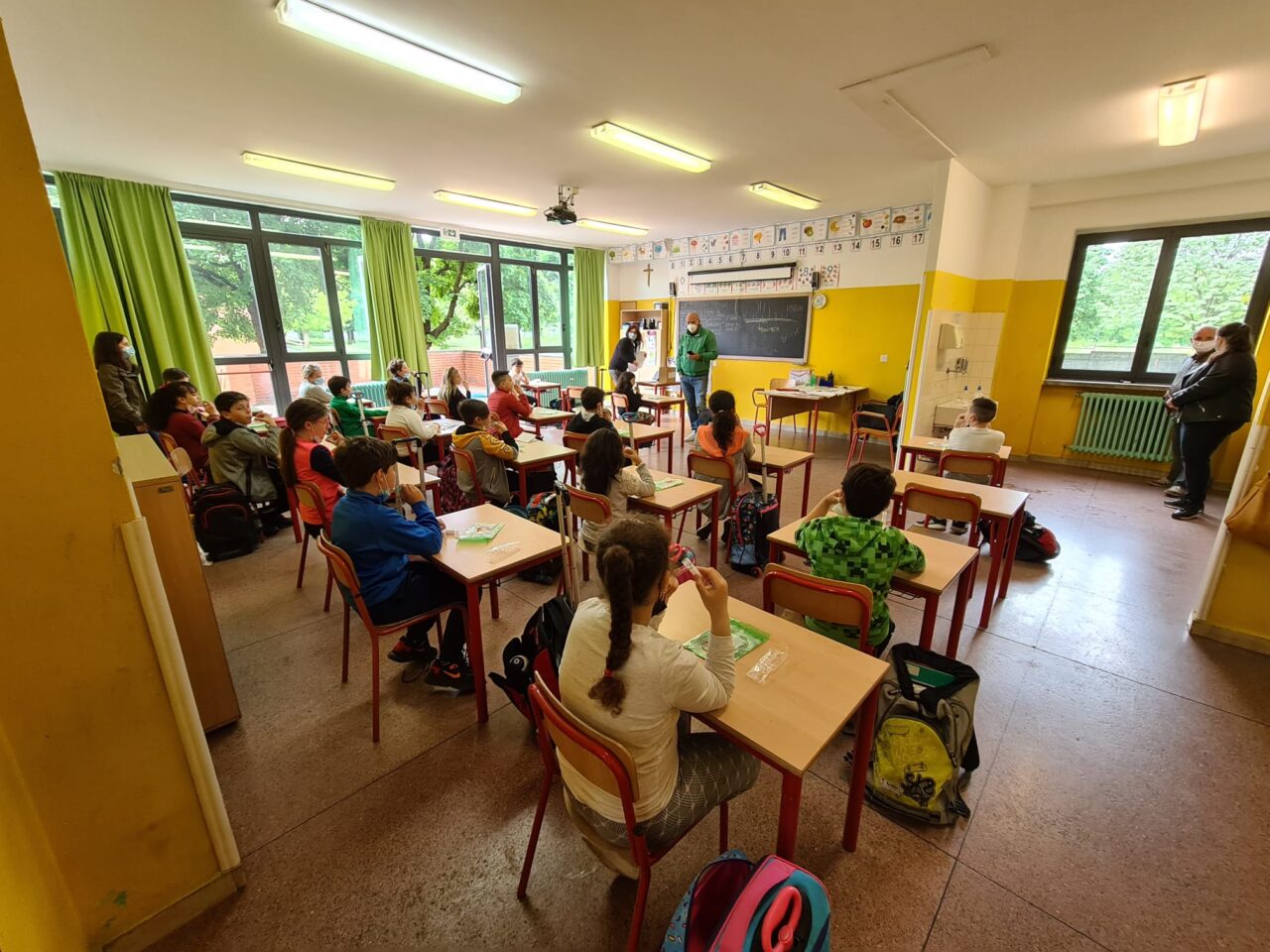Tamponi salivari nelle scuole, al via i test sulle classi “sentinelle”