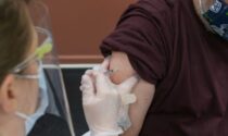 Vaccinazioni anti Covid, l'Asst Ovest Milanese amplia orario e posti disponibili