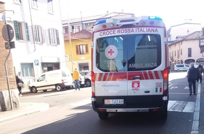 Anziana investita in piazza