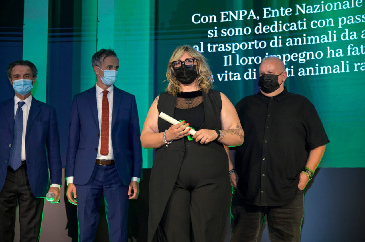 La Rosa Camuna in ricordo di Betty e Federico, gli amici dei randagi