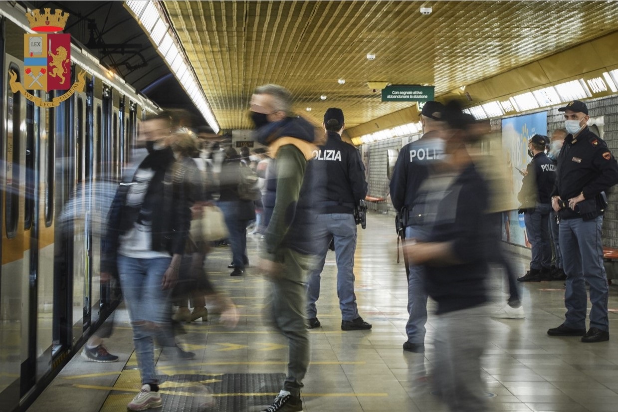 Controlli in metropolitana, “espulsi” in 17