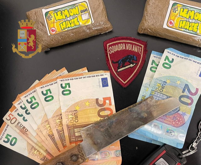 Hashish nel sacchetto delle mascherine: arrestato