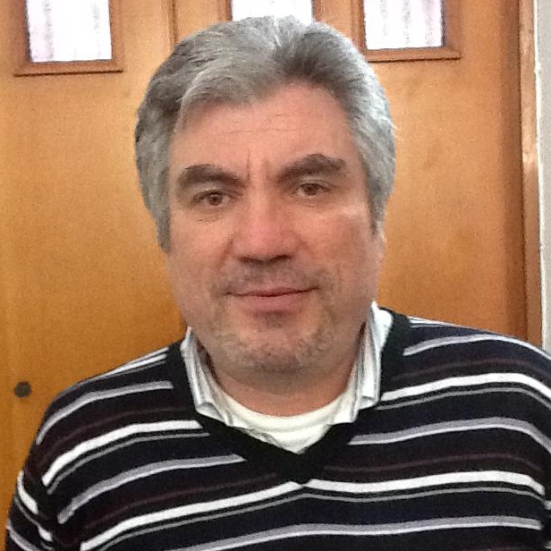 Ben 44 anni da bidello sempre nella stessa scuola