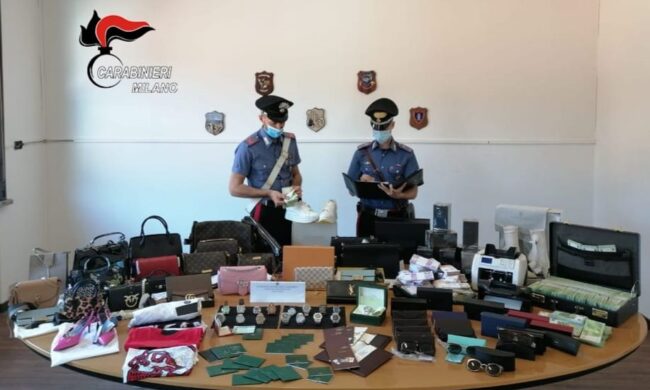 Orologi di lusso, borse, banconote false e pellicce: sequestrati beni per 429mila euro