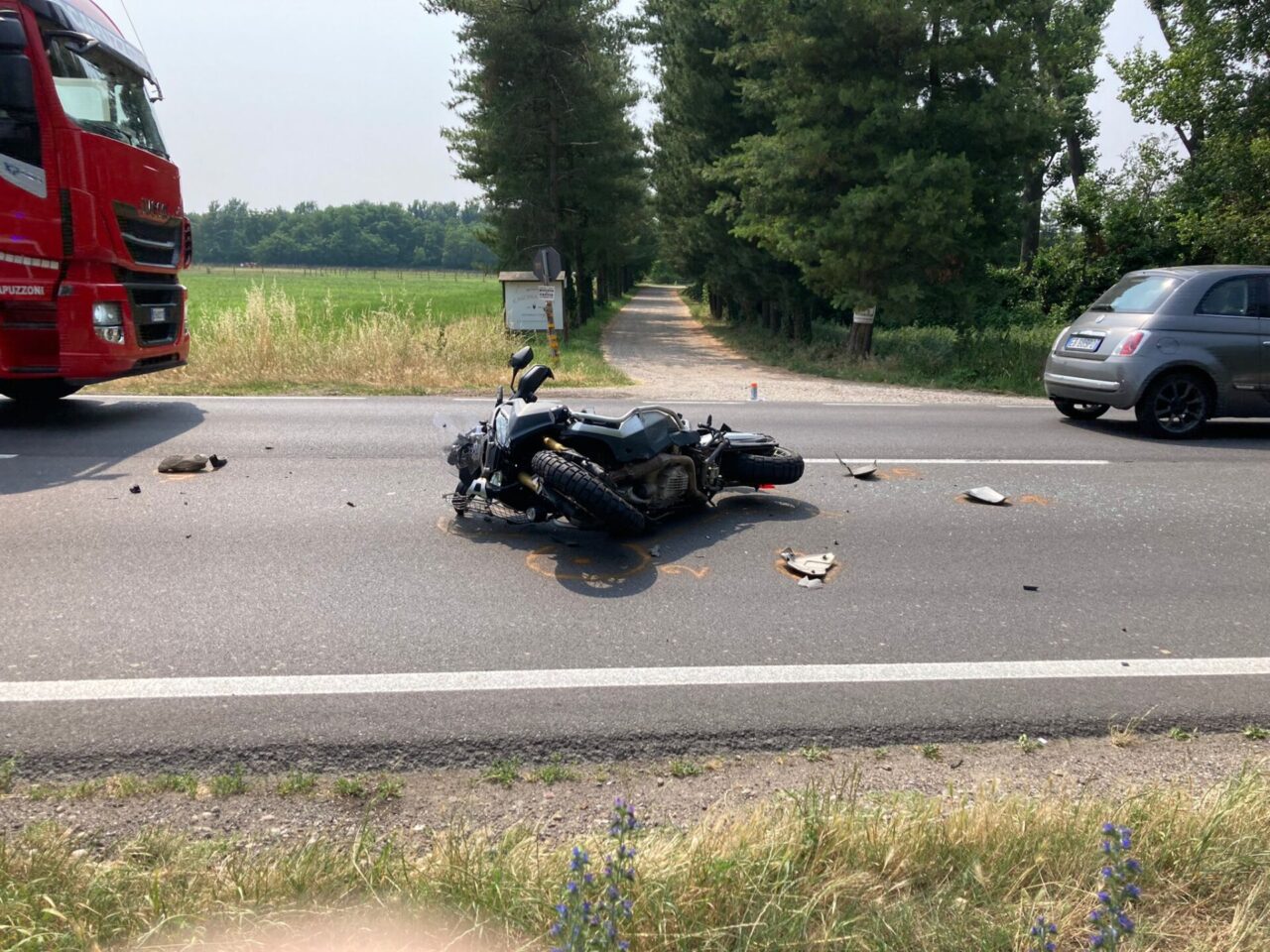 Scontro tra auto e moto a Cascina Resta