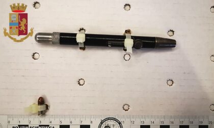 Pistola a forma di penna, 24enne arrestato per detenzione di arma clandestina