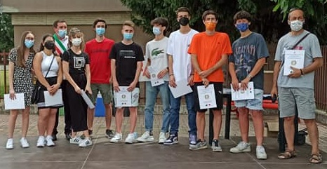 Costituzione e inno di Mameli per festeggiare 18enni e nuovi nati