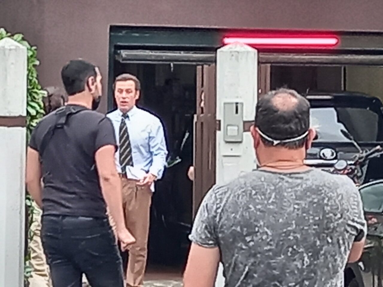 L’attore Stefano Accorsi ad Arese a girare un remake americano