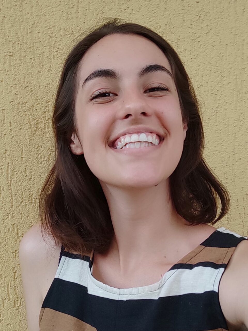 Benedetta, a 21 anni, insegna arte su Instagram