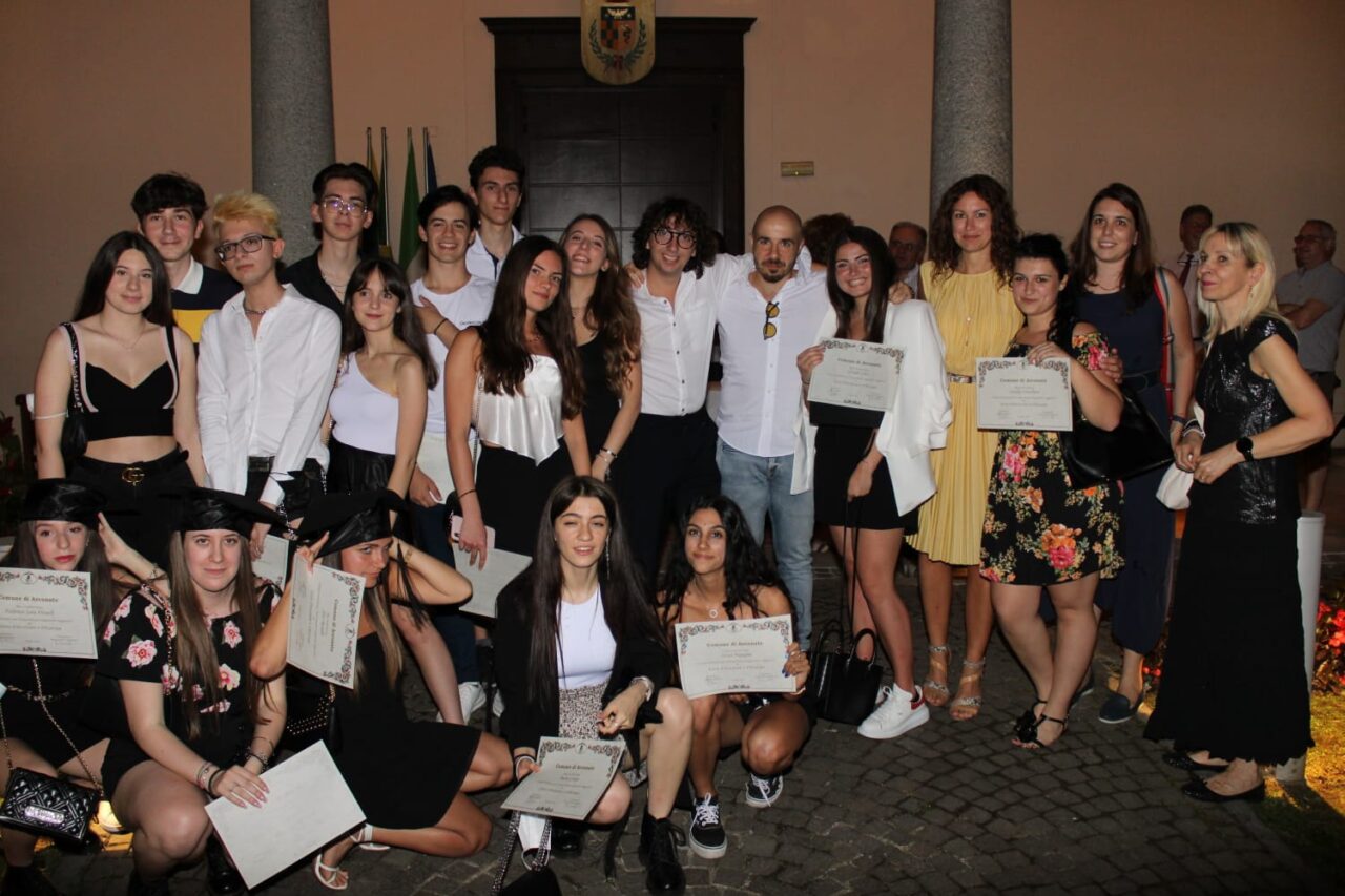 Una cerimonia per i diplomati ad Arconate