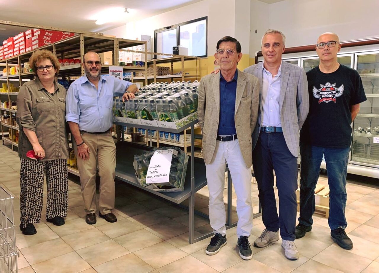 Cento litri di olio extravergine per il Portico della Solidarietà
