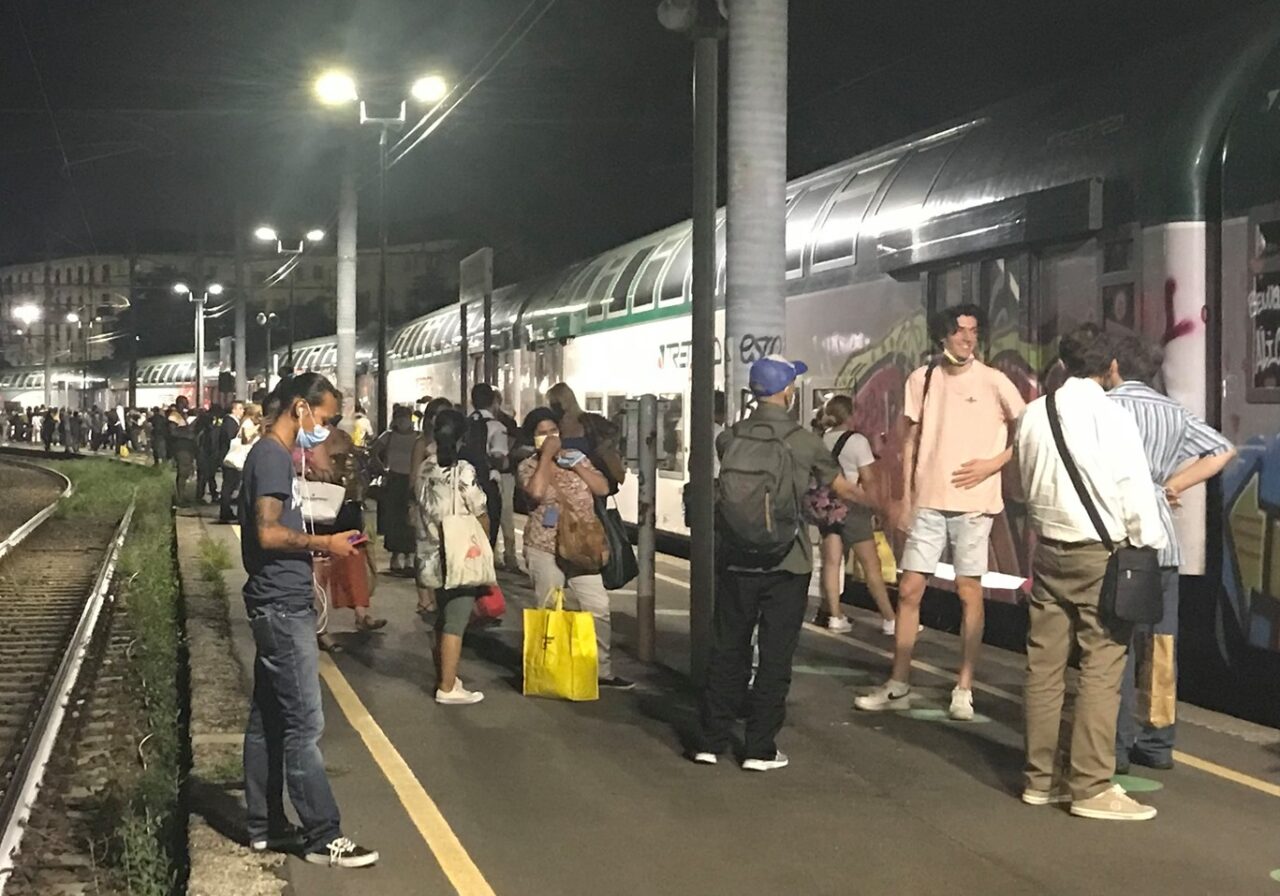 Milano-Mortara, lunedì da incubo: guasto e ritardi di due ore