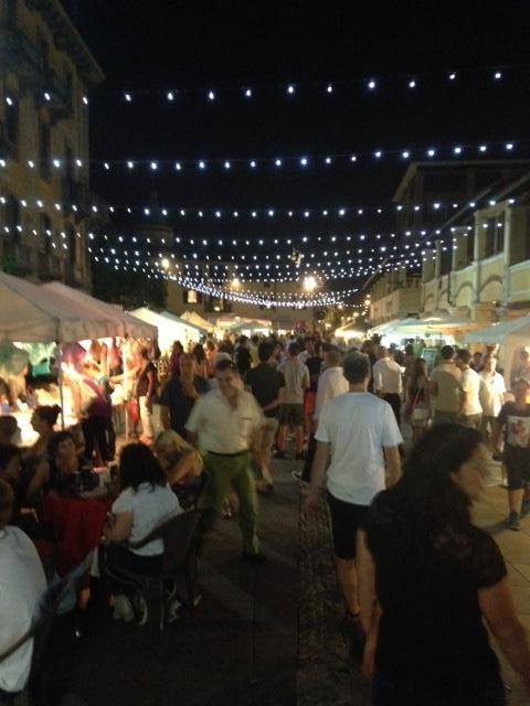 Arrivano i mercatini a rilanciare lo shopping serale