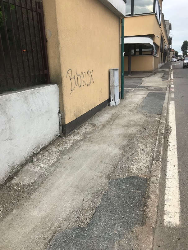 Marciapiedi, via ai lavori in via Novara