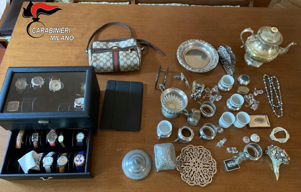 54enne arrestato mentre tenta di rubare in una casa
