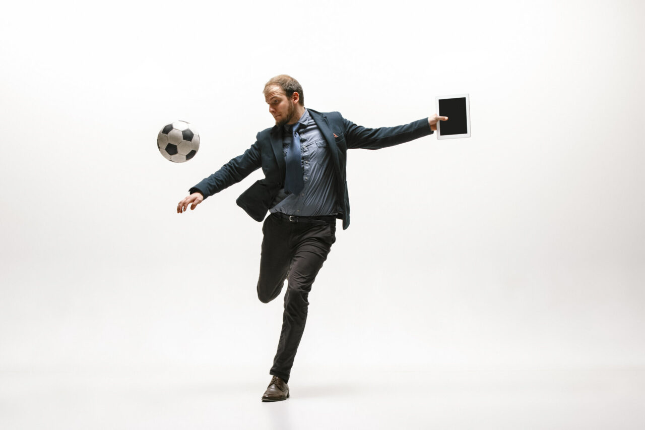 Oggi a calcio si gioca con stile(o)