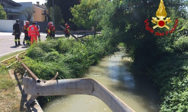Tragedia: nonno a passeggio con la nipotina muore cadendo nel canale