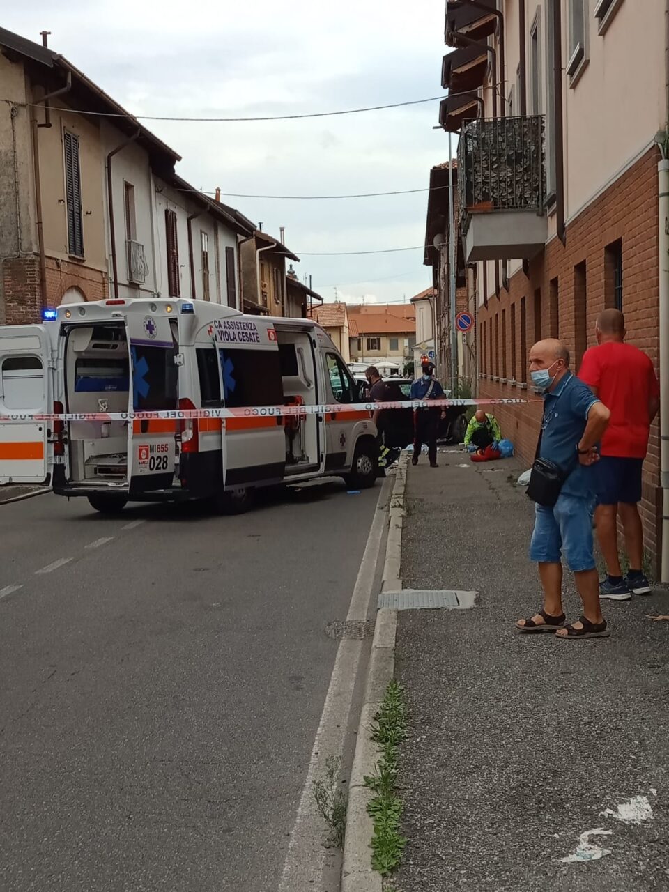 auto contro un muro
