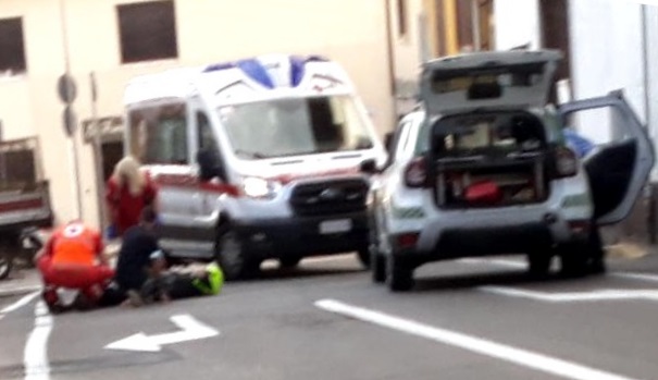 Incidente auto contro moto, un ferito