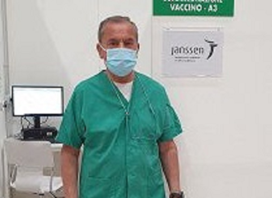 L’ex sindaco vaccina i ragazzi contro il Covid