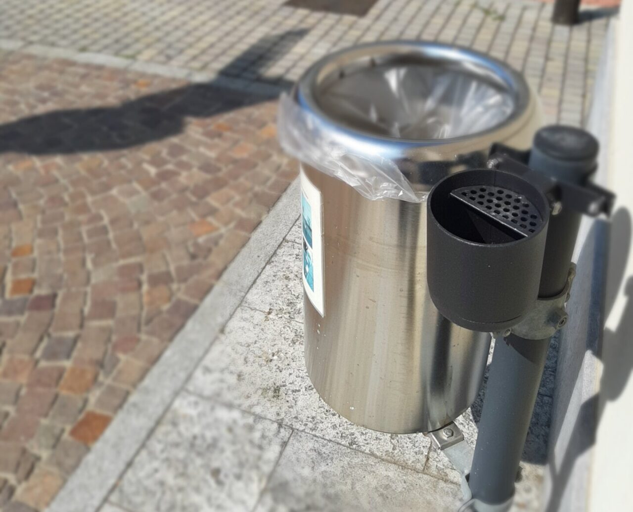 Mozziconi: il Comune “attrezza” i cestini