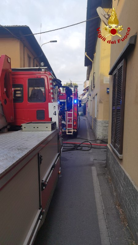 incendio Nova Milanese pompieri anziano muore
