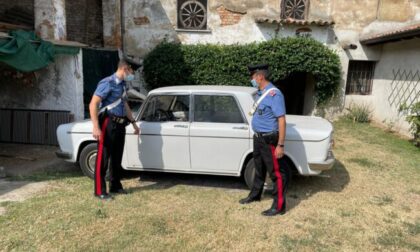 Rubano un'auto d'epoca e... restano a piedi. Denunciati