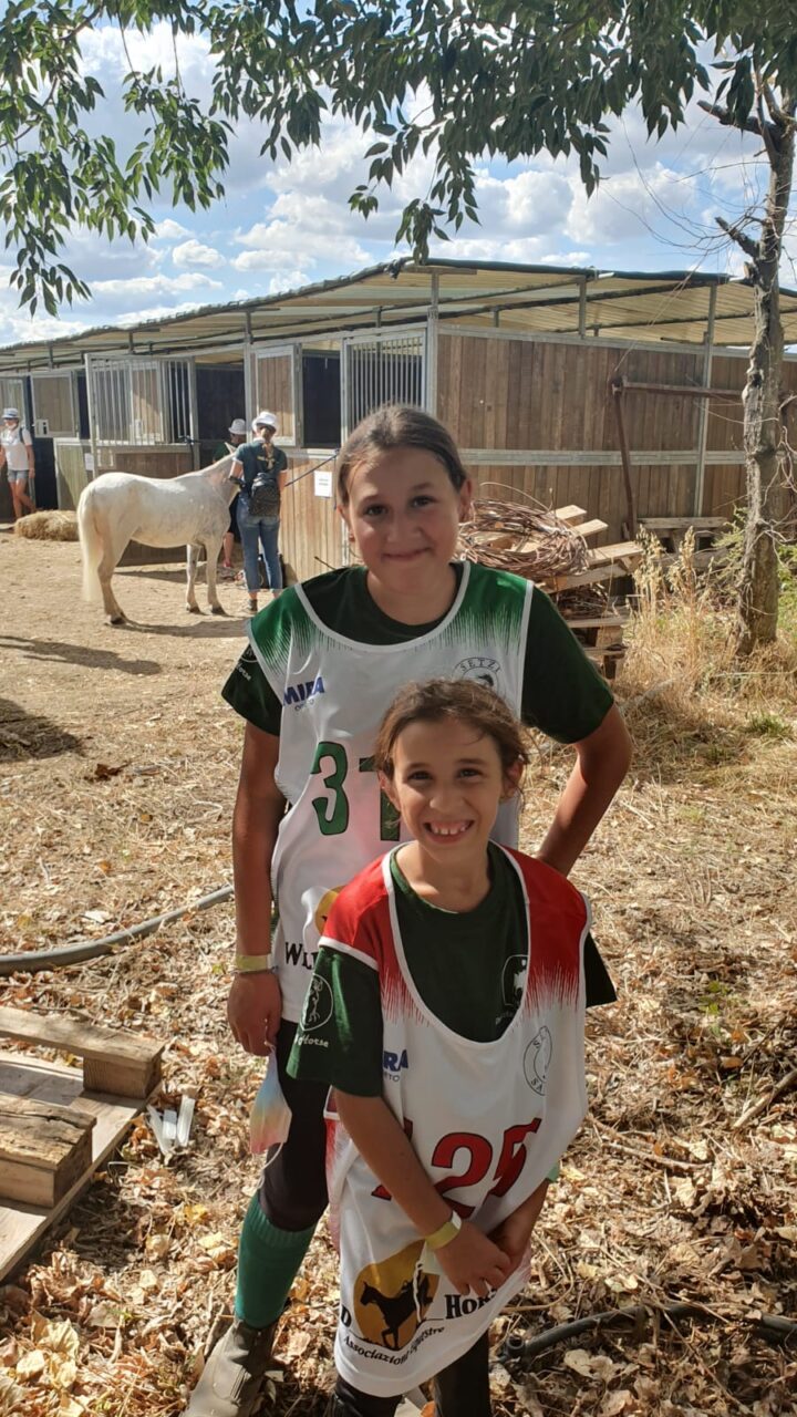 Ponyadi, due giovanissime sorelle sul podio