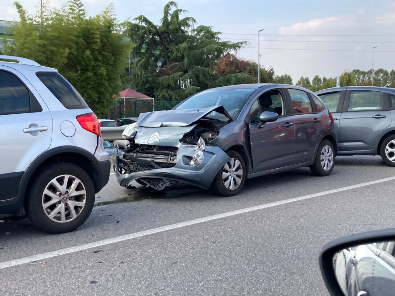 Incidente tra auto: traffico bloccato in corso Europa