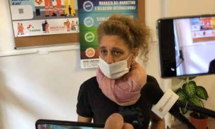 Niente Green pass, bidella allontanata da scuola dalla Polizia