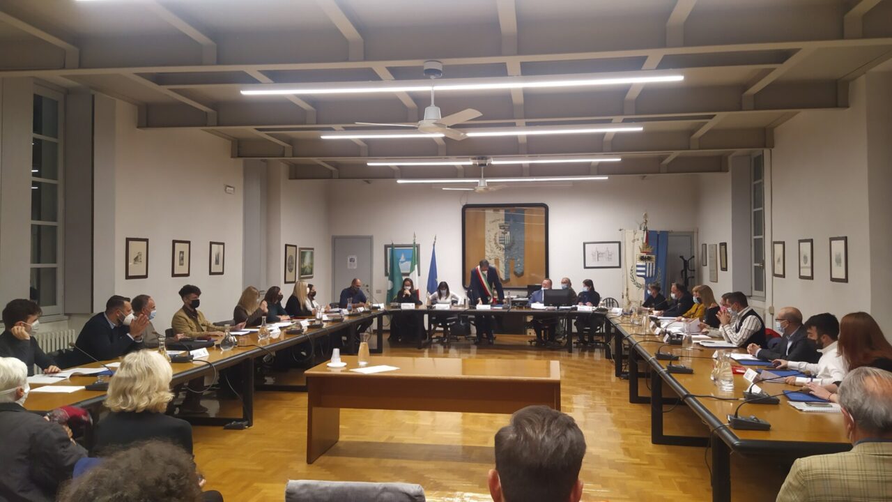 Primo Consiglio comunale, Delfino eletta presidente