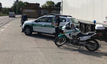 In moto senza patente finisce nei guai