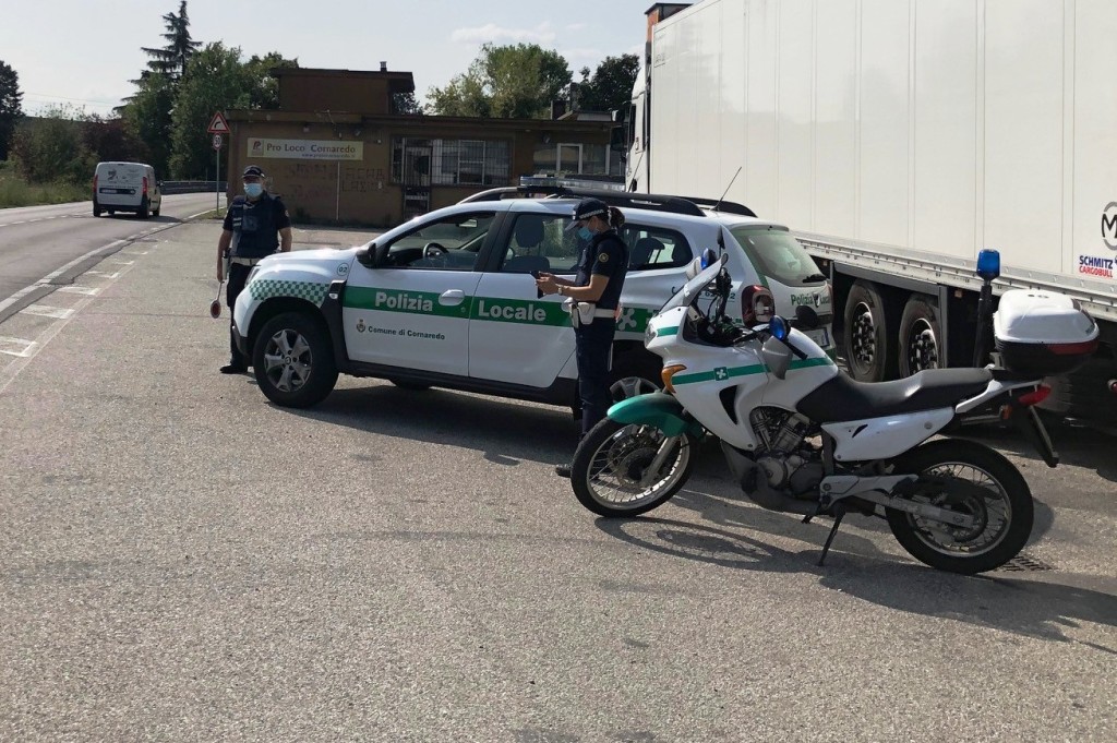 In moto senza patente finisce nei guai